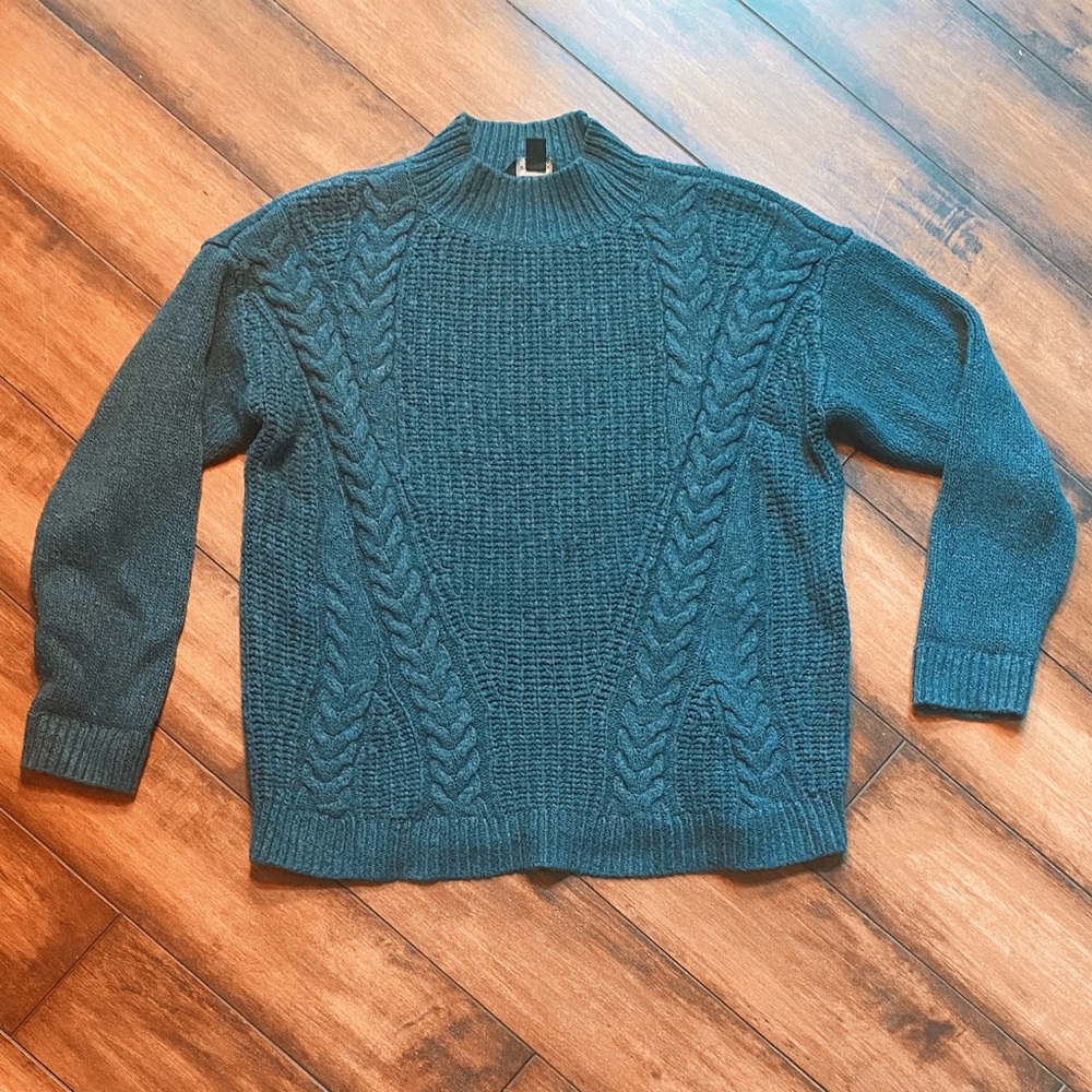Simply Vera Sweater w/ Mock Neck